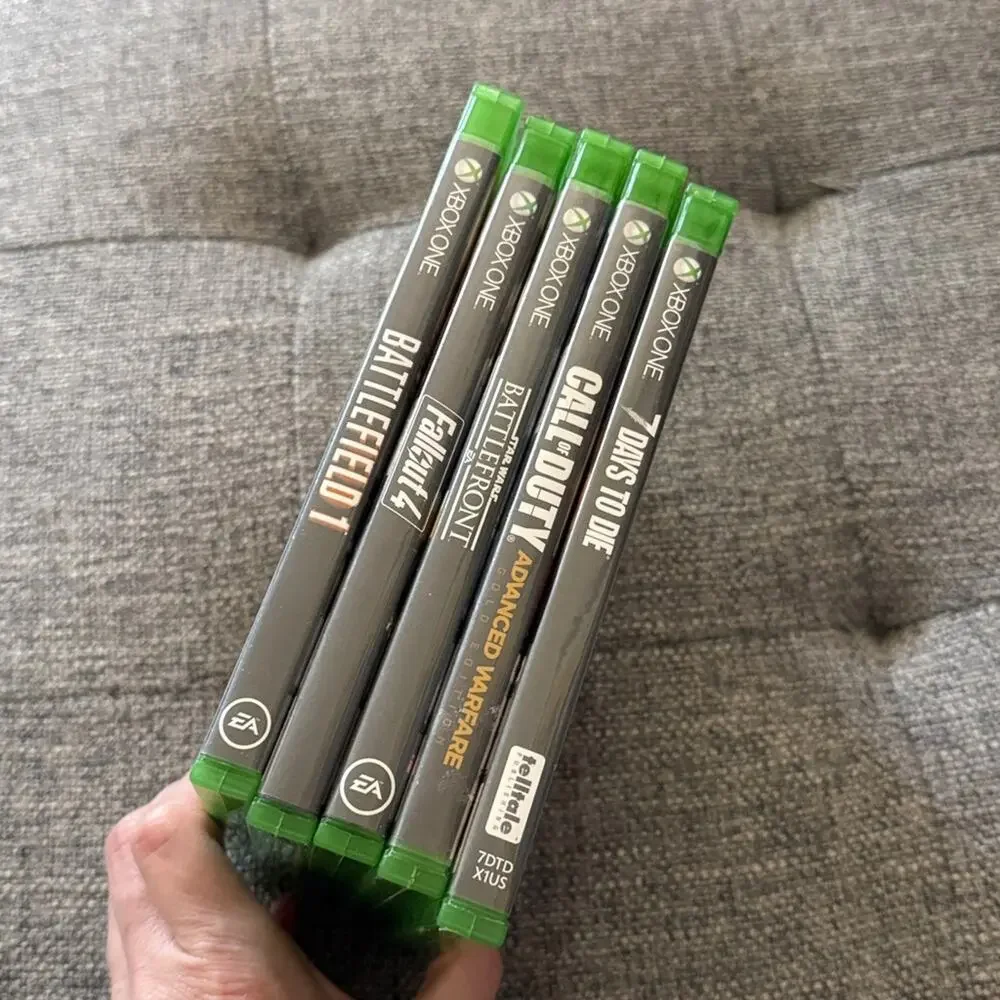 X box 1 game bundle call of duty, fallout 4, battle front, battlefield 1, 7days